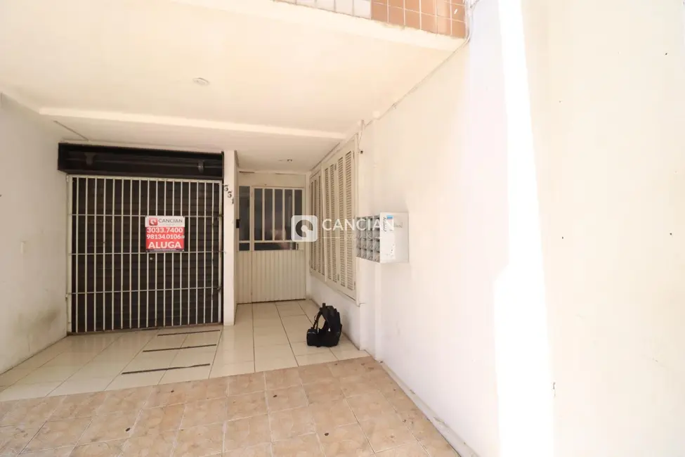 Foto 2 de Sala Comercial com 2 quartos para alugar, 110m2 em Centro, Santa Maria - RS