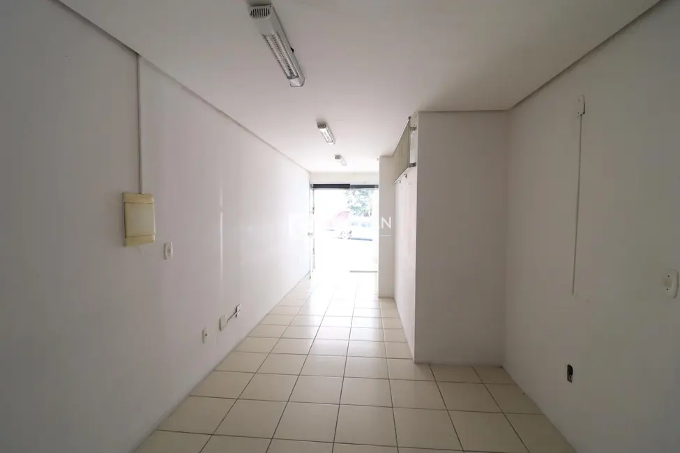 Sala Comercial com 2 quartos para alugar, 110m2 em Centro, Santa Maria - RS - imagem 5 Foto 5 de Sala Comercial com 2 quartos para alugar, 110m2 em Centro, Santa Maria - RS