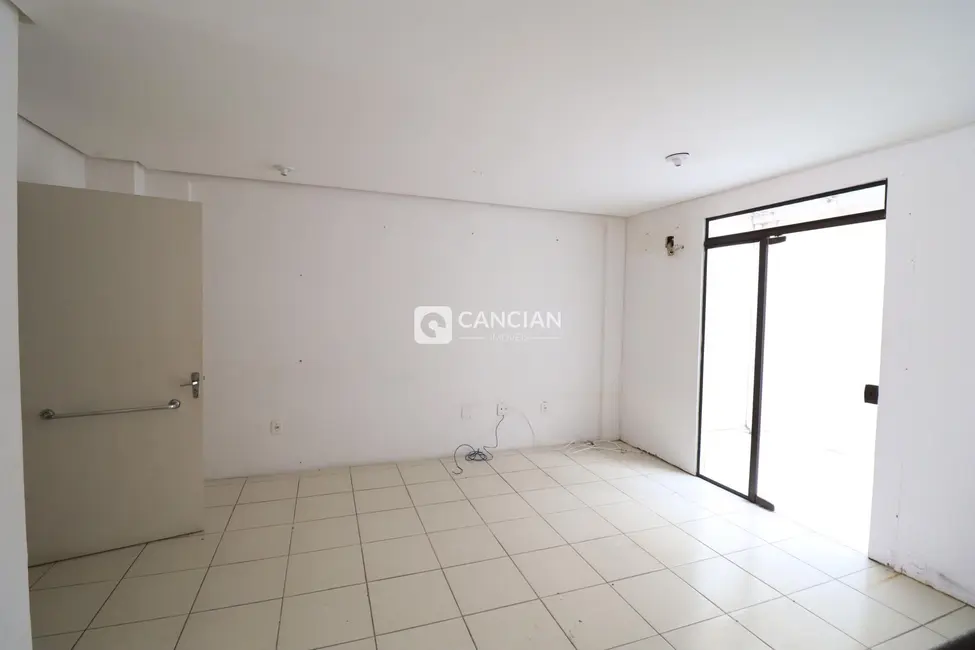 Sala Comercial com 2 quartos para alugar, 110m2 em Centro, Santa Maria - RS - imagem 9 Foto 9 de Sala Comercial com 2 quartos para alugar, 110m2 em Centro, Santa Maria - RS