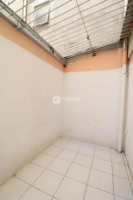 Sala Comercial com 2 quartos para alugar, 110m2 em Centro, Santa Maria - RS - imagem 8 Foto 8 de Sala Comercial com 2 quartos para alugar, 110m2 em Centro, Santa Maria - RS