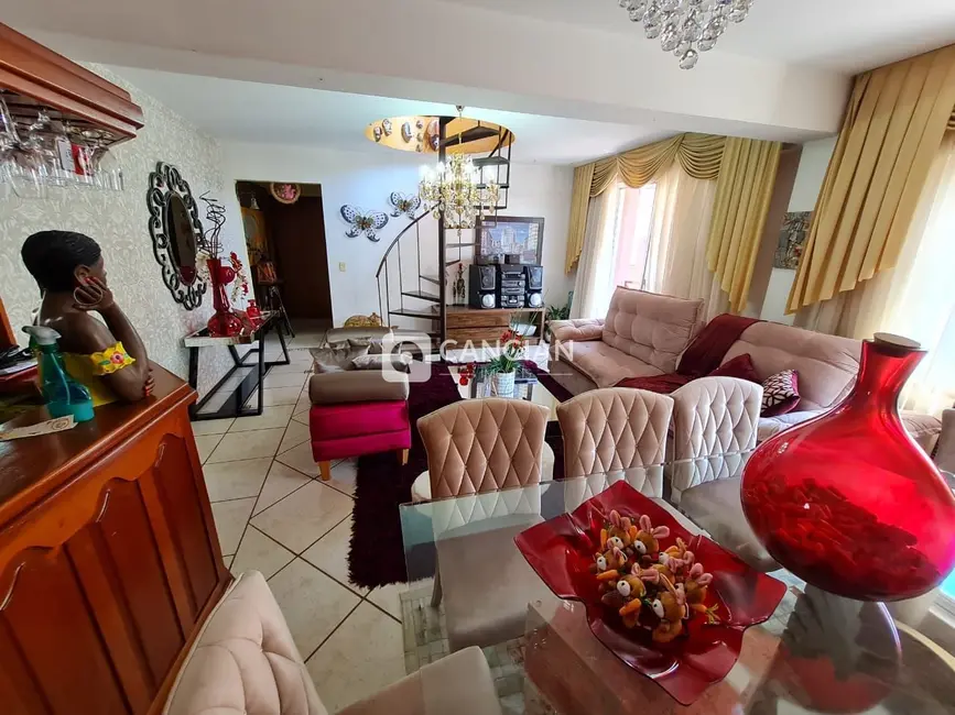 Foto 4 de Cobertura com 3 quartos à venda, 153m2 em Nossa Senhora de Fátima, Santa Maria - RS