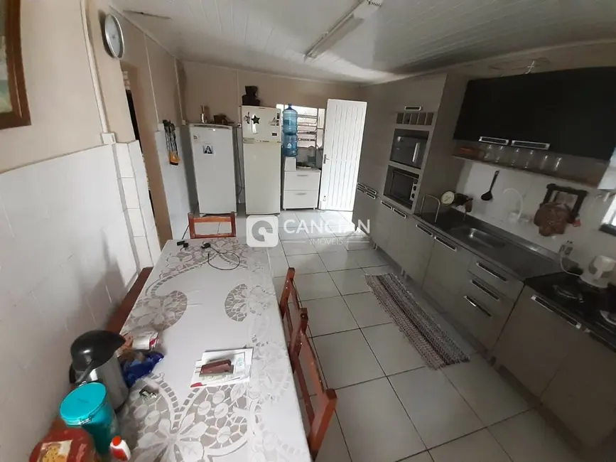 Foto 8 de Casa com 2 quartos à venda, 117m2 em Menino Jesus, Santa Maria - RS