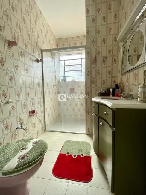 Casa com 4 quartos à venda, 212m2 em Centro, Santa Maria - RS - imagem 8 Foto 8 de Casa com 4 quartos à venda, 212m2 em Centro, Santa Maria - RS