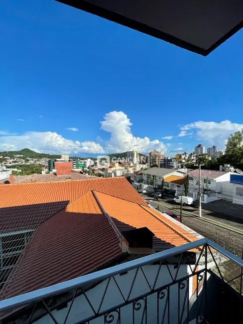 Foto 5 de Apartamento com 2 quartos à venda, 79m2 em Nossa Senhora de Lourdes, Santa Maria - RS