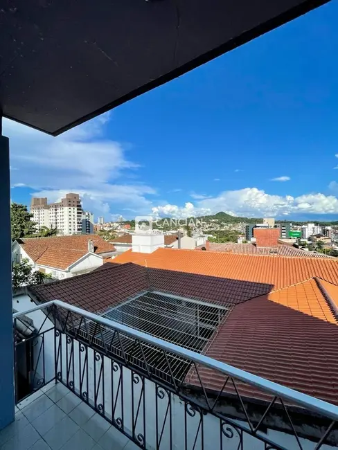 Foto 4 de Apartamento com 2 quartos à venda, 79m2 em Nossa Senhora de Lourdes, Santa Maria - RS