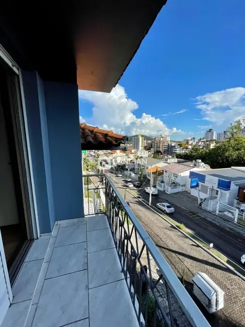 Foto 4 de Apartamento com 2 quartos à venda, 79m2 em Nossa Senhora de Lourdes, Santa Maria - RS