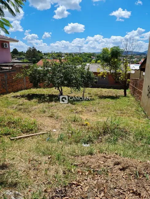 Foto 1 de Terreno / Lote à venda, 300m2 em Pinheiro Machado, Santa Maria - RS