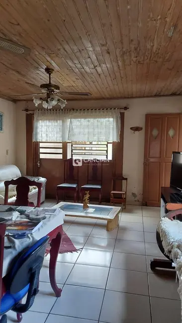 Casa com 2 quartos à venda, 150m2 em Nossa Senhora do Rosário, Santa Maria - RS - imagem 9 Foto 9 de Casa com 2 quartos à venda, 150m2 em Nossa Senhora do Rosário, Santa Maria - RS
