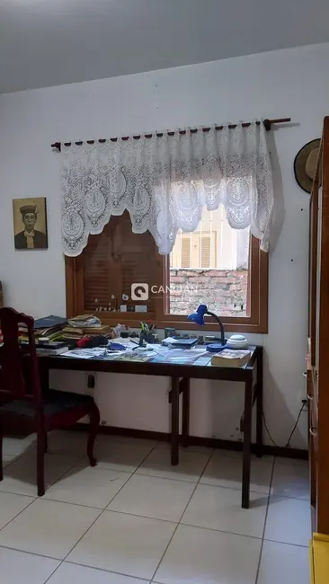 Casa com 2 quartos à venda, 150m2 em Nossa Senhora do Rosário, Santa Maria - RS - imagem 5 Foto 5 de Casa com 2 quartos à venda, 150m2 em Nossa Senhora do Rosário, Santa Maria - RS