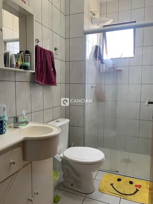 Foto 6 de Apartamento com 3 quartos à venda, 68m2 em Nossa Senhora de Lourdes, Santa Maria - RS
