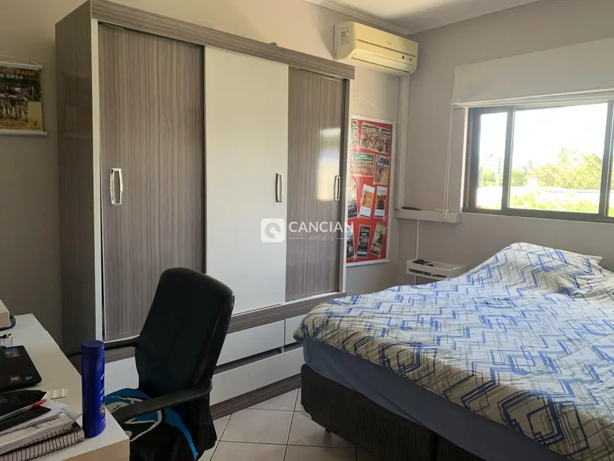Foto 9 de Apartamento com 3 quartos à venda, 68m2 em Nossa Senhora de Lourdes, Santa Maria - RS