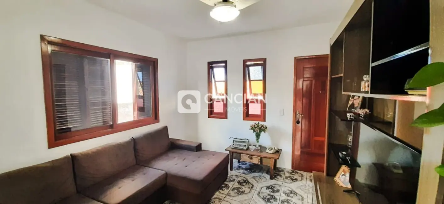 Casa com 2 quartos à venda, 70m2 em Pinheiro Machado, Santa Maria - RS - imagem 4 Foto 4 de Casa com 2 quartos à venda, 70m2 em Pinheiro Machado, Santa Maria - RS