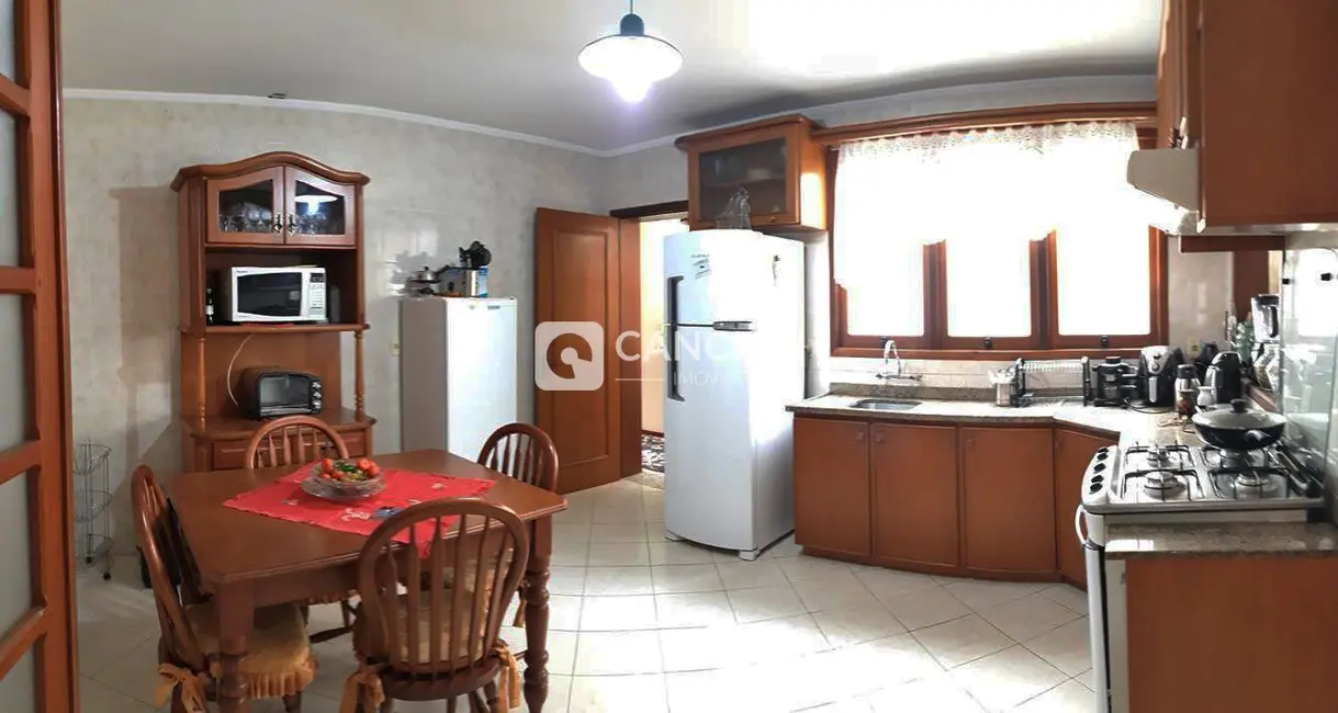 Foto 8 de Apartamento com 3 quartos à venda, 226m2 em Nossa Senhora Medianeira, Santa Maria - RS