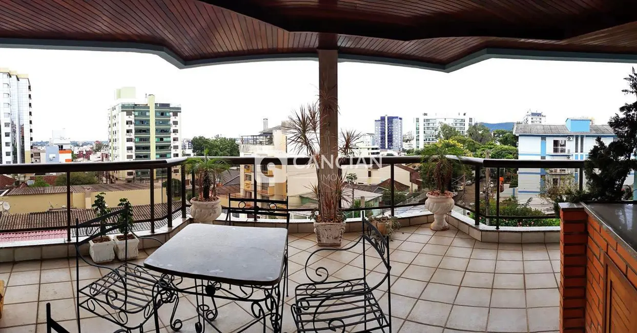 Foto 3 de Apartamento com 3 quartos à venda, 226m2 em Nossa Senhora Medianeira, Santa Maria - RS