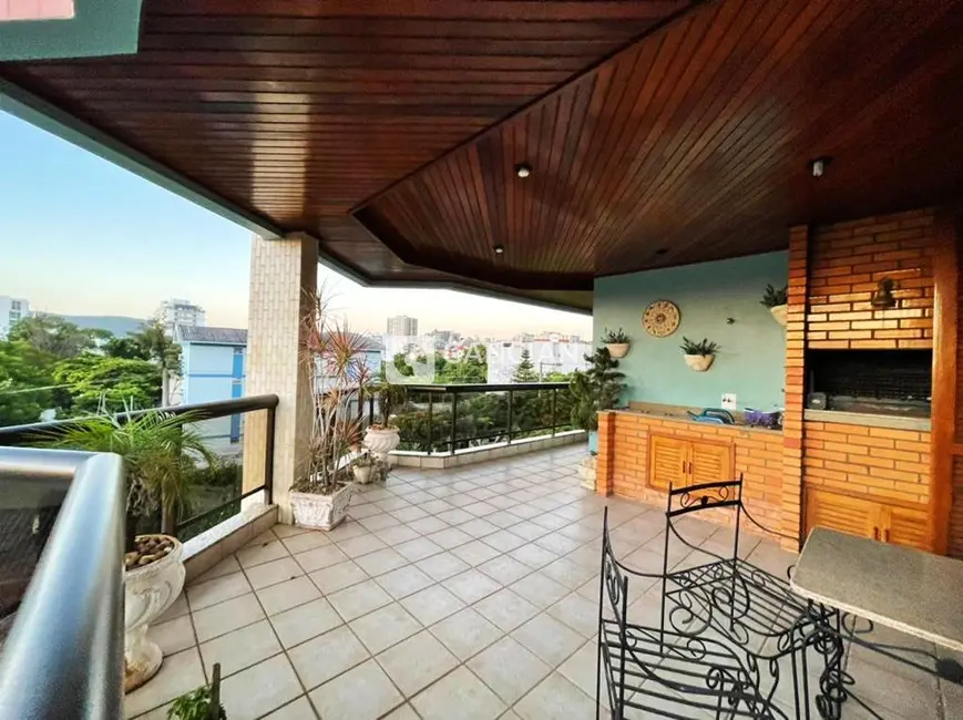 Foto 1 de Apartamento com 3 quartos à venda, 226m2 em Nossa Senhora Medianeira, Santa Maria - RS