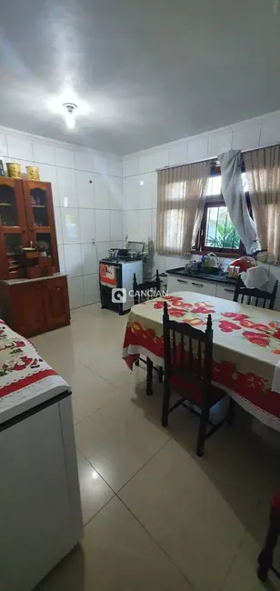 Casa com 4 quartos à venda, 224m2 em Pé de Plátano, Santa Maria - RS - imagem 4 Foto 4 de Casa com 4 quartos à venda, 224m2 em Pé de Plátano, Santa Maria - RS