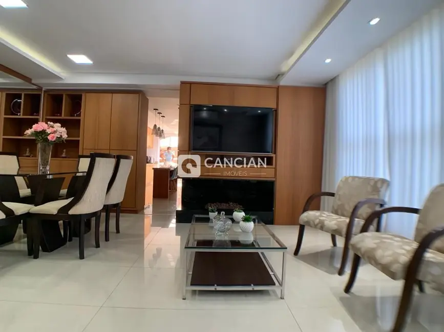 Foto 4 de Apartamento com 3 quartos à venda, 212m2 em Nossa Senhora de Lourdes, Santa Maria - RS
