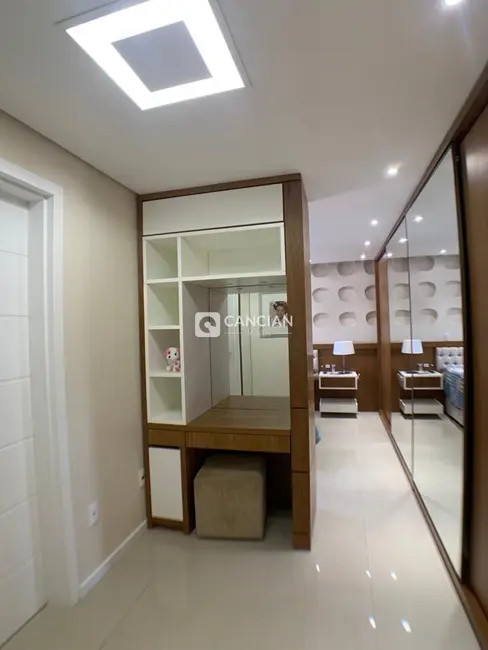 Foto 9 de Apartamento com 3 quartos à venda, 212m2 em Nossa Senhora de Lourdes, Santa Maria - RS