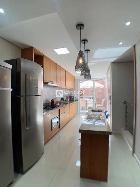 Foto 8 de Apartamento com 3 quartos à venda, 212m2 em Nossa Senhora de Lourdes, Santa Maria - RS