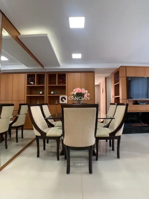 Foto 5 de Apartamento com 3 quartos à venda, 212m2 em Nossa Senhora de Lourdes, Santa Maria - RS