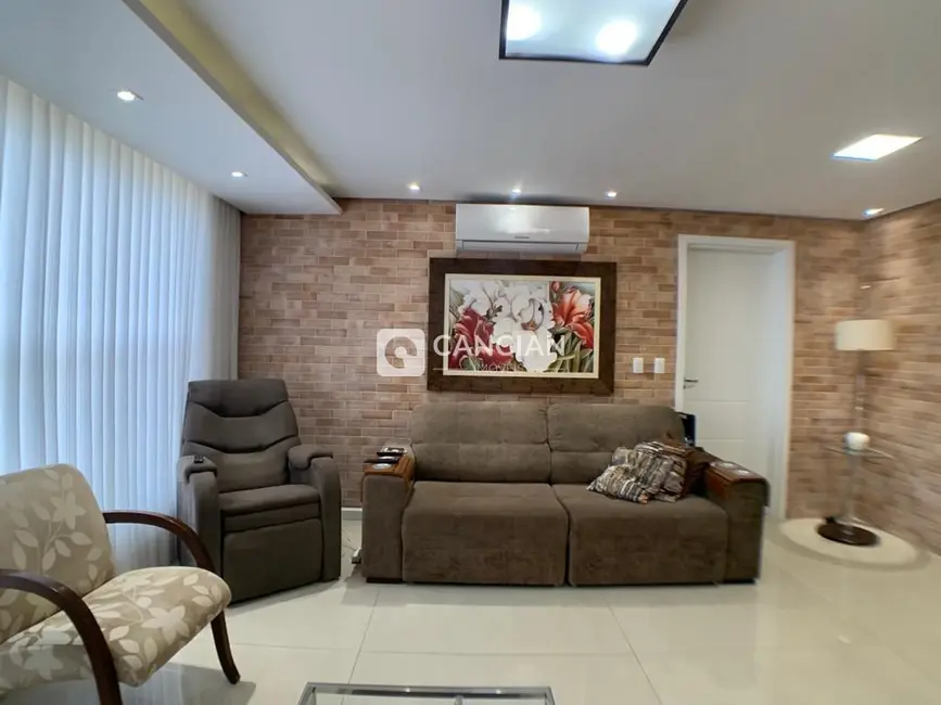 Foto 3 de Apartamento com 3 quartos à venda, 212m2 em Nossa Senhora de Lourdes, Santa Maria - RS