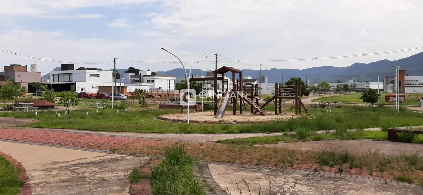 Foto 9 de Terreno / Lote à venda, 689m2 em Camobi, Santa Maria - RS