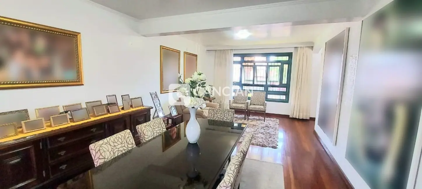 Casa com 5 quartos para alugar, 311m2 em Nossa Senhora de Lourdes, Santa Maria - RS - imagem 4 Foto 4 de Casa com 5 quartos para alugar, 311m2 em Nossa Senhora de Lourdes, Santa Maria - RS