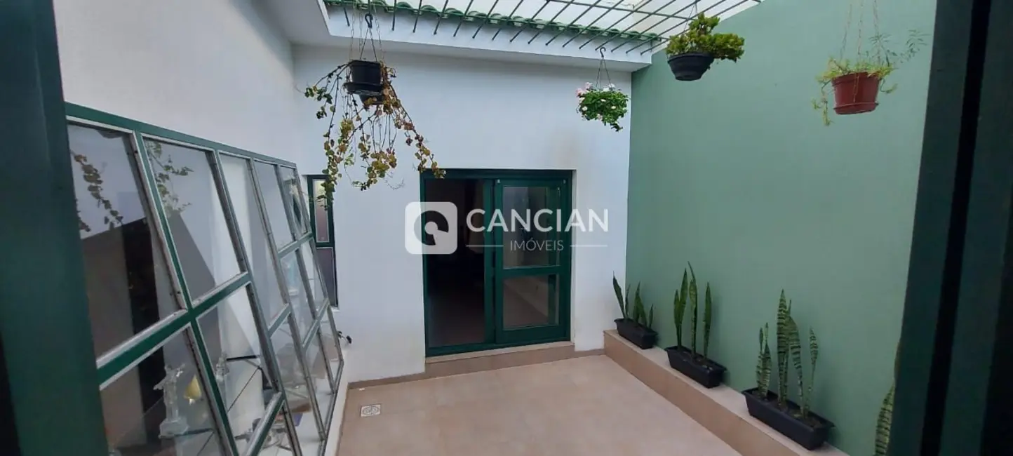 Casa com 5 quartos para alugar, 311m2 em Nossa Senhora de Lourdes, Santa Maria - RS - imagem 5 Foto 5 de Casa com 5 quartos para alugar, 311m2 em Nossa Senhora de Lourdes, Santa Maria - RS