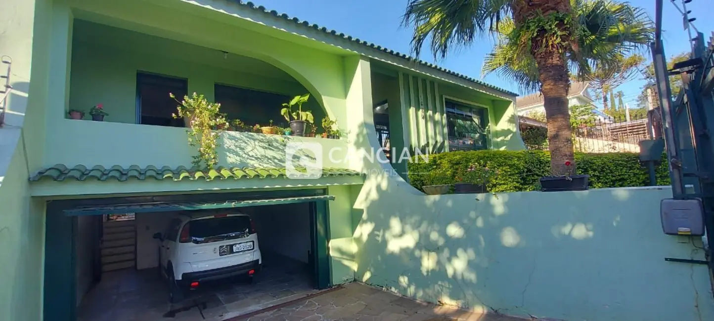 Foto 2 de Casa com 5 quartos para alugar, 311m2 em Nossa Senhora de Lourdes, Santa Maria - RS