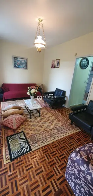 Casa com 3 quartos à venda, 204m2 em Camobi, Santa Maria - RS - imagem 4 Foto 4 de Casa com 3 quartos à venda, 204m2 em Camobi, Santa Maria - RS