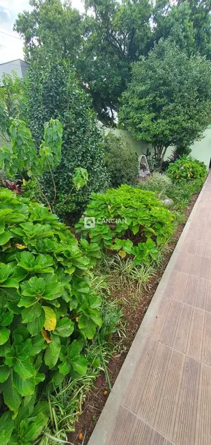 Foto 2 de Casa com 3 quartos à venda, 204m2 em Camobi, Santa Maria - RS