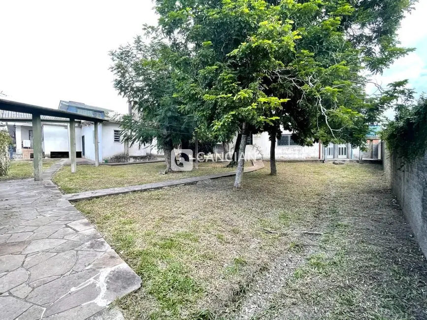 Foto 2 de Casa com 3 quartos à venda, 500m2 em Tomazetti, Santa Maria - RS