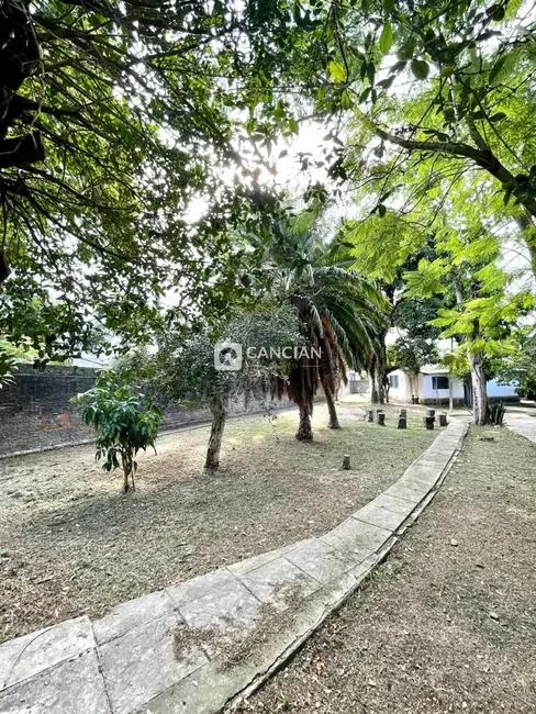 Casa com 3 quartos à venda, 500m2 em Tomazetti, Santa Maria - RS - imagem 4 Foto 4 de Casa com 3 quartos à venda, 500m2 em Tomazetti, Santa Maria - RS