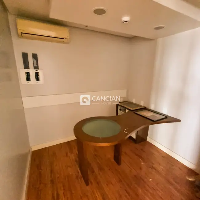 Sala Comercial com 5 quartos para alugar, 105m2 em Centro, Santa Maria - RS - imagem 6 Foto 6 de Sala Comercial com 5 quartos para alugar, 105m2 em Centro, Santa Maria - RS