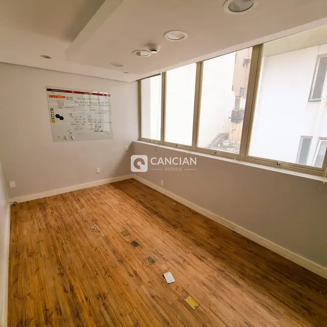 Sala Comercial com 5 quartos para alugar, 105m2 em Centro, Santa Maria - RS - imagem 9 Foto 9 de Sala Comercial com 5 quartos para alugar, 105m2 em Centro, Santa Maria - RS