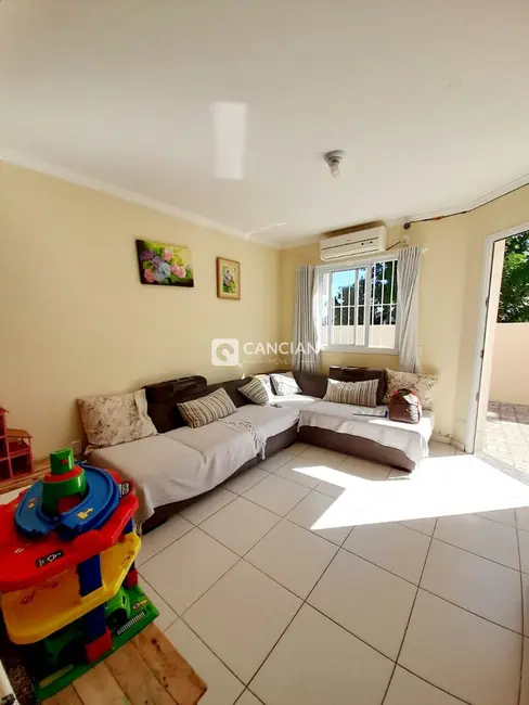 Foto 3 de Casa de Condomínio com 3 quartos à venda, 106m2 em Dom Antônio Reis, Santa Maria - RS