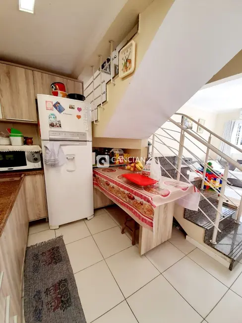 Foto 7 de Casa de Condomínio com 3 quartos à venda, 106m2 em Dom Antônio Reis, Santa Maria - RS