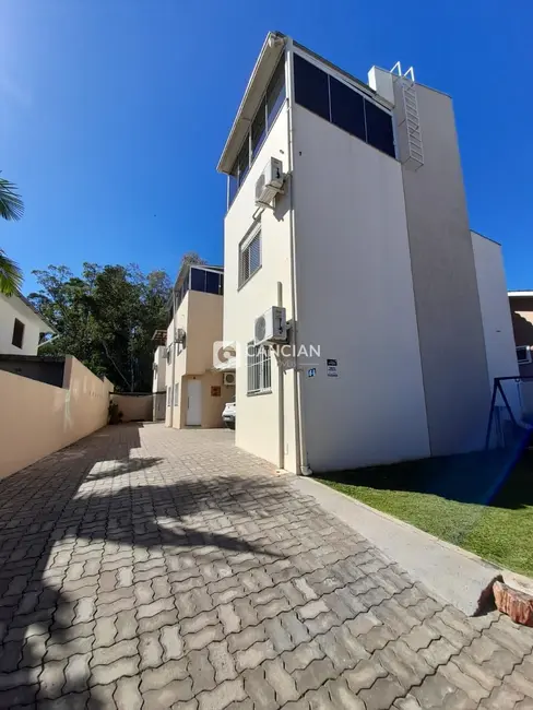 Foto 2 de Casa de Condomínio com 3 quartos à venda, 106m2 em Dom Antônio Reis, Santa Maria - RS