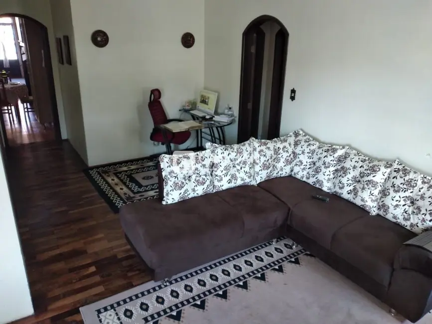 Casa com 4 quartos à venda, 203m2 em Camobi, Santa Maria - RS - imagem 3 Foto 3 de Casa com 4 quartos à venda, 203m2 em Camobi, Santa Maria - RS