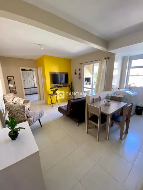 Foto 2 de Apartamento com 2 quartos à venda, 53m2 em Nossa Senhora das Dores, Santa Maria - RS