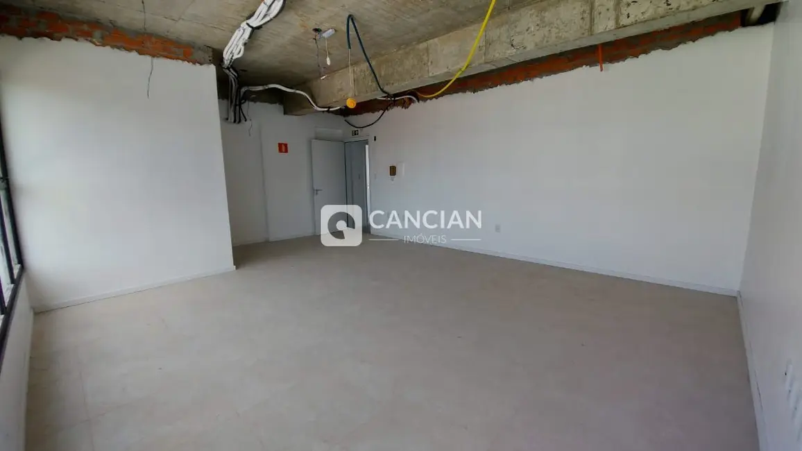 Sala Comercial com 1 quarto para alugar, 32m2 em Nossa Senhora de Fátima, Santa Maria - RS - imagem 5 Foto 5 de Sala Comercial com 1 quarto para alugar, 32m2 em Nossa Senhora de Fátima, Santa Maria - RS