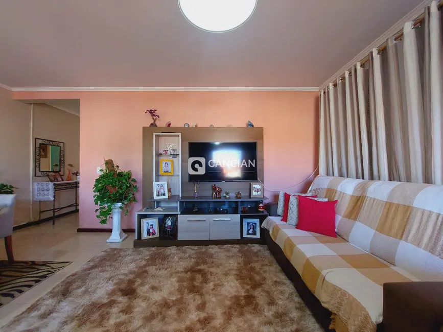 Casa com 4 quartos à venda, 214m2 em Camobi, Santa Maria - RS - imagem 6 Foto 6 de Casa com 4 quartos à venda, 214m2 em Camobi, Santa Maria - RS