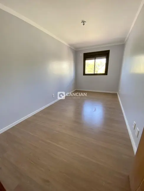 Casa com 3 quartos à venda, 178m2 em Camobi, Santa Maria - RS - imagem 9 Foto 9 de Casa com 3 quartos à venda, 178m2 em Camobi, Santa Maria - RS