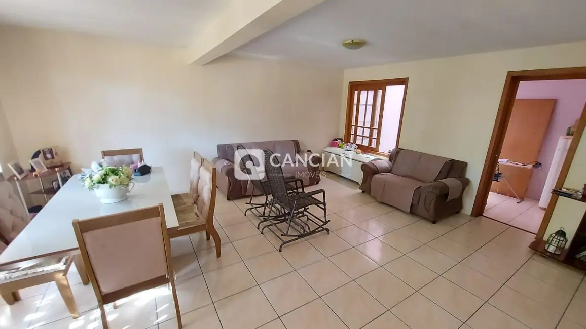 Casa com 4 quartos à venda, 280m2 em Juscelino Kubitschek, Santa Maria - RS - imagem 3 Foto 3 de Casa com 4 quartos à venda, 280m2 em Juscelino Kubitschek, Santa Maria - RS