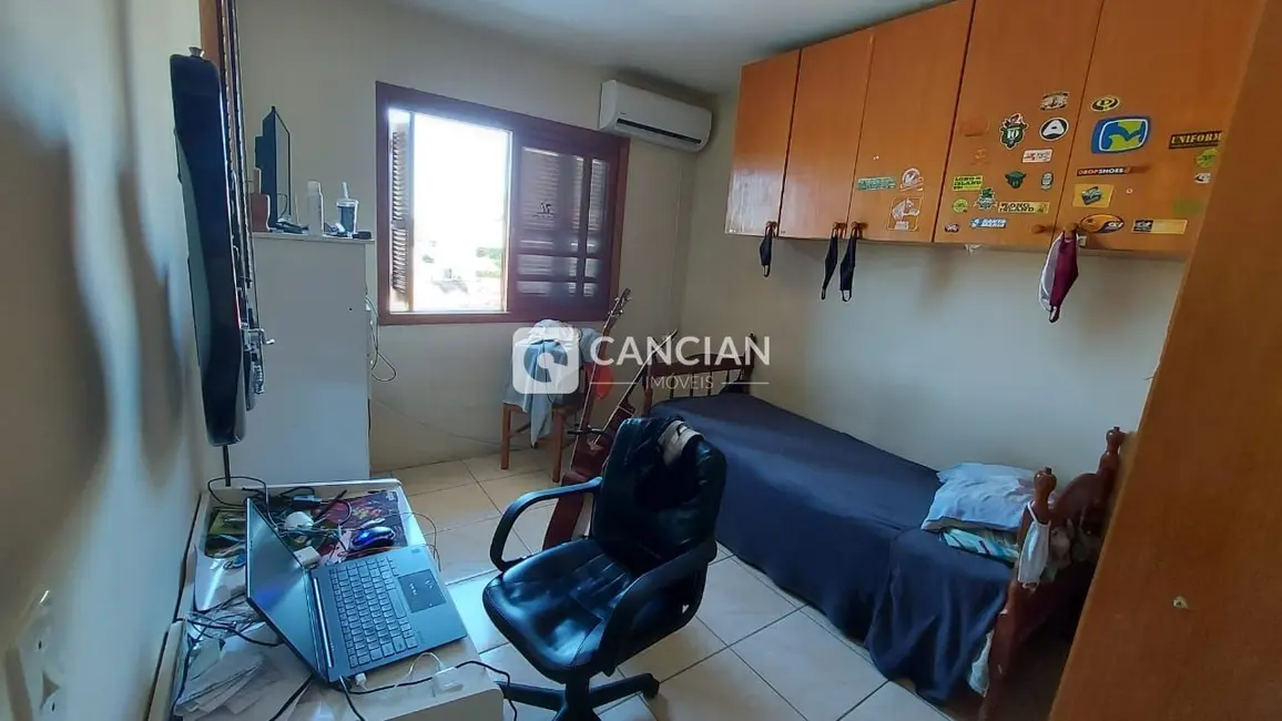 Casa com 4 quartos à venda, 280m2 em Juscelino Kubitschek, Santa Maria - RS - imagem 8 Foto 8 de Casa com 4 quartos à venda, 280m2 em Juscelino Kubitschek, Santa Maria - RS