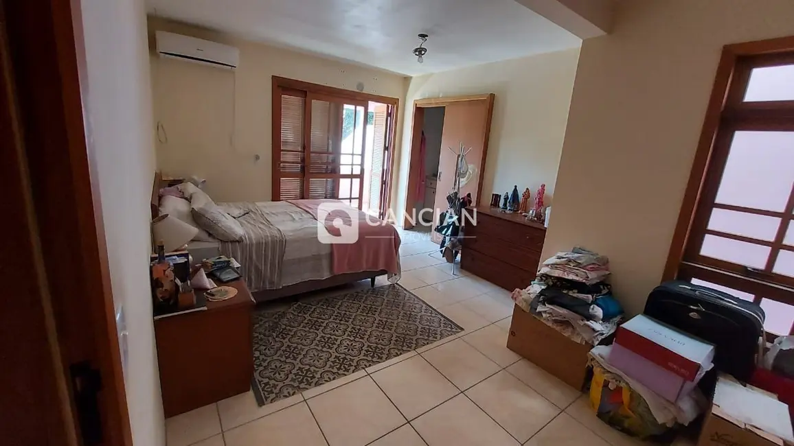 Casa com 4 quartos à venda, 280m2 em Juscelino Kubitschek, Santa Maria - RS - imagem 7 Foto 7 de Casa com 4 quartos à venda, 280m2 em Juscelino Kubitschek, Santa Maria - RS