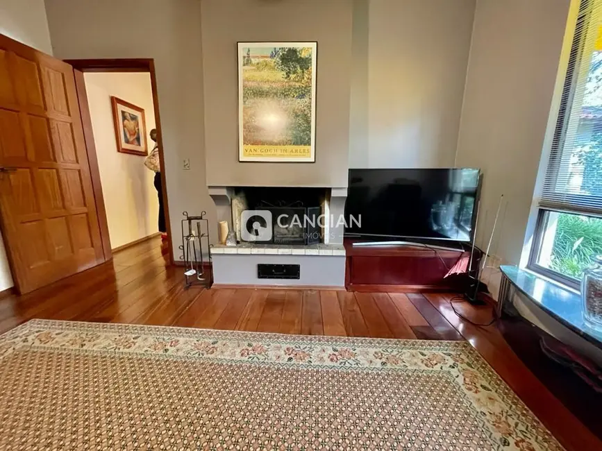 Casa com 3 quartos à venda, 395m2 em Camobi, Santa Maria - RS - imagem 5 Foto 5 de Casa com 3 quartos à venda, 395m2 em Camobi, Santa Maria - RS