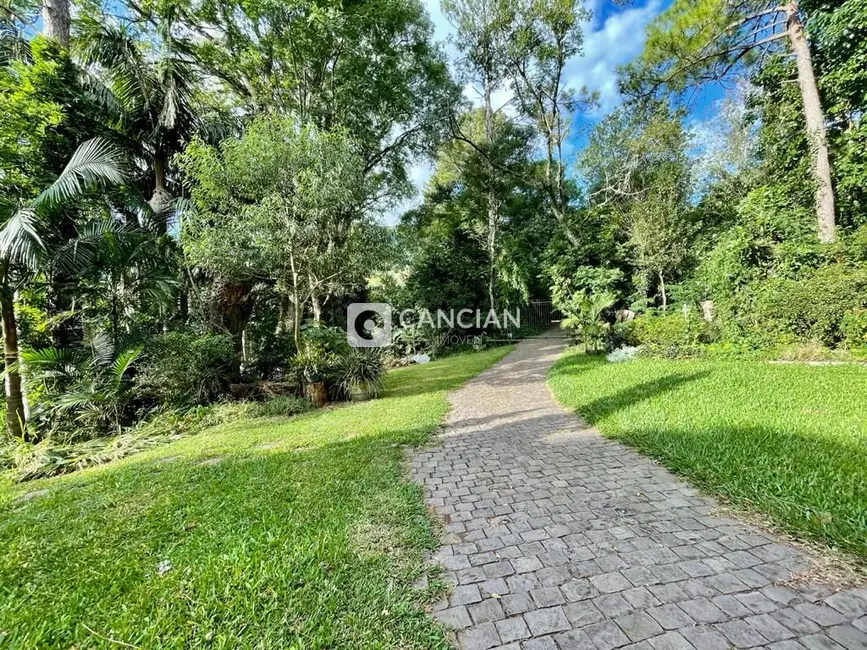 Casa com 3 quartos à venda, 395m2 em Camobi, Santa Maria - RS - imagem 3 Foto 3 de Casa com 3 quartos à venda, 395m2 em Camobi, Santa Maria - RS