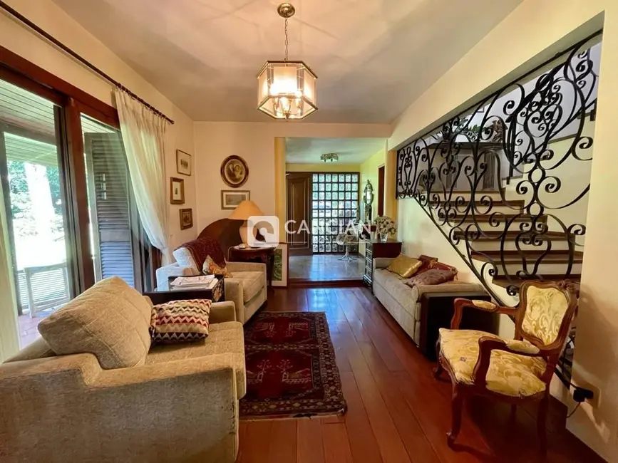 Casa com 3 quartos à venda, 395m2 em Camobi, Santa Maria - RS - imagem 8 Foto 8 de Casa com 3 quartos à venda, 395m2 em Camobi, Santa Maria - RS