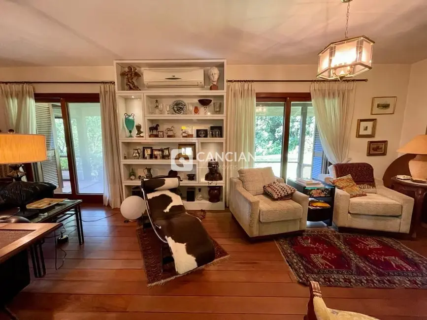 Casa com 3 quartos à venda, 395m2 em Camobi, Santa Maria - RS - imagem 9 Foto 9 de Casa com 3 quartos à venda, 395m2 em Camobi, Santa Maria - RS